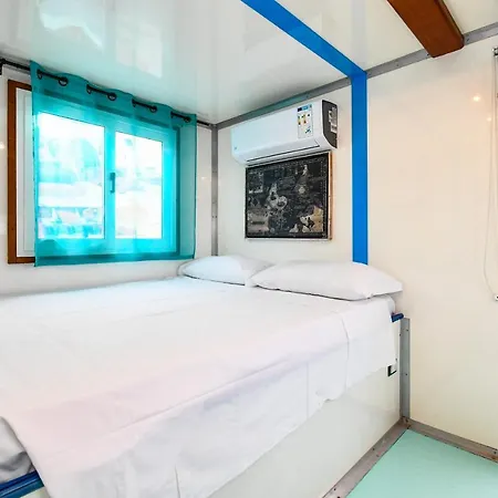 Houseboat Manerba * Manerba del Garda