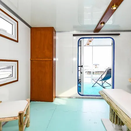 Houseboat Manerba * Manerba del Garda