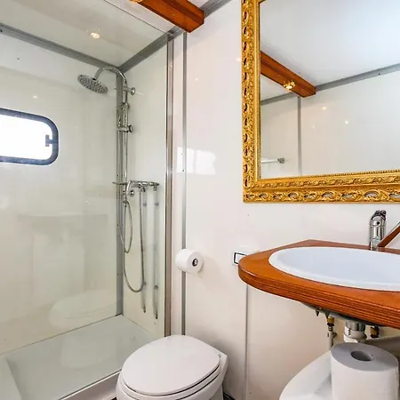 Houseboat Manerba *